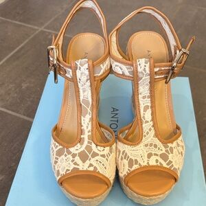 ANTONIO MELANI Cream Lace and Tan T‑Strap Espadrille Wedges